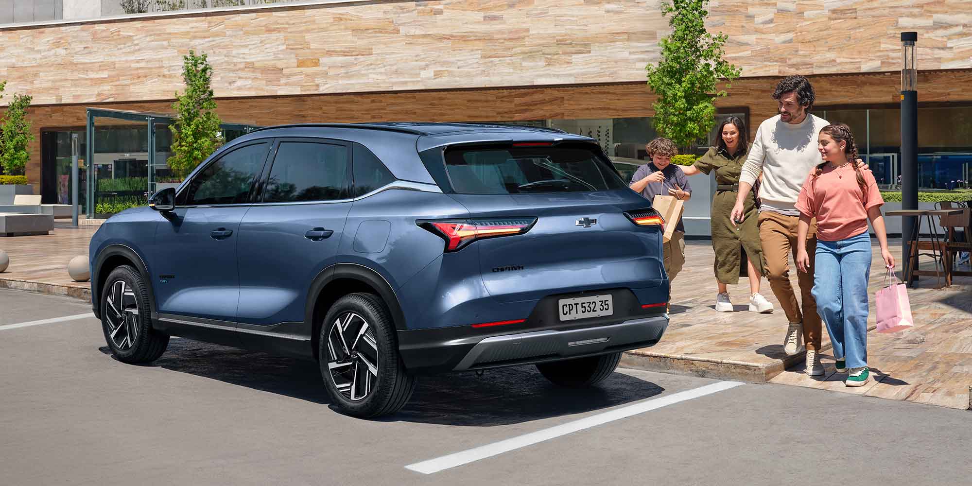 Vista trasera Chevrolet Captiva PHEV