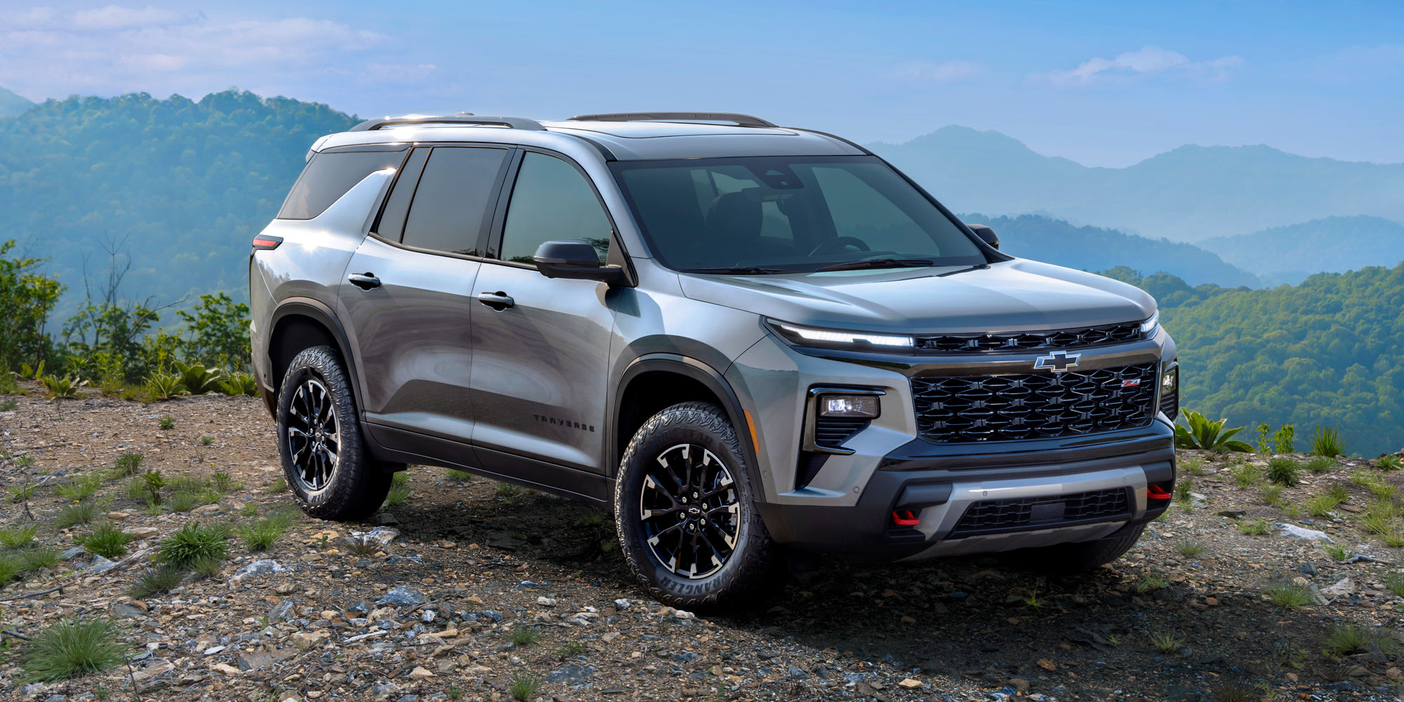 Chevrolet Traverse Z71 gris en carretera off-road